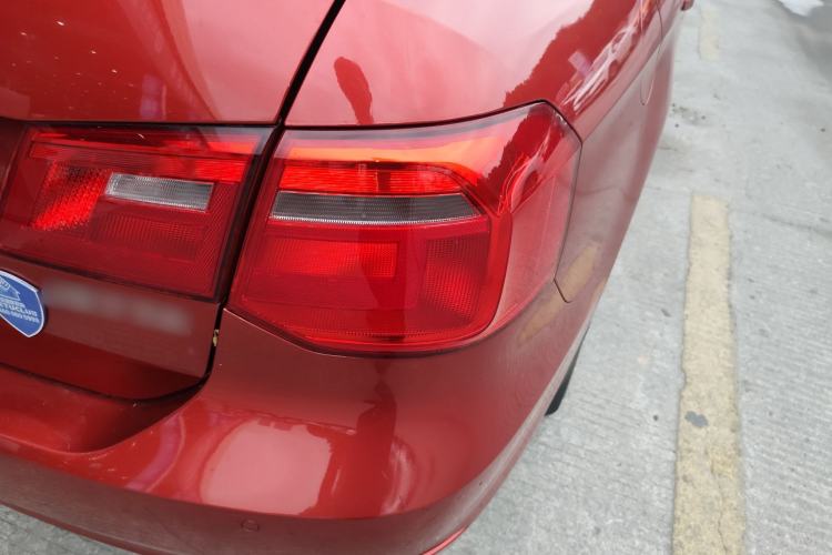 Used Volkswagen Jetta 2015 1.6L Automatic Comfort Model Right Rear Taillight