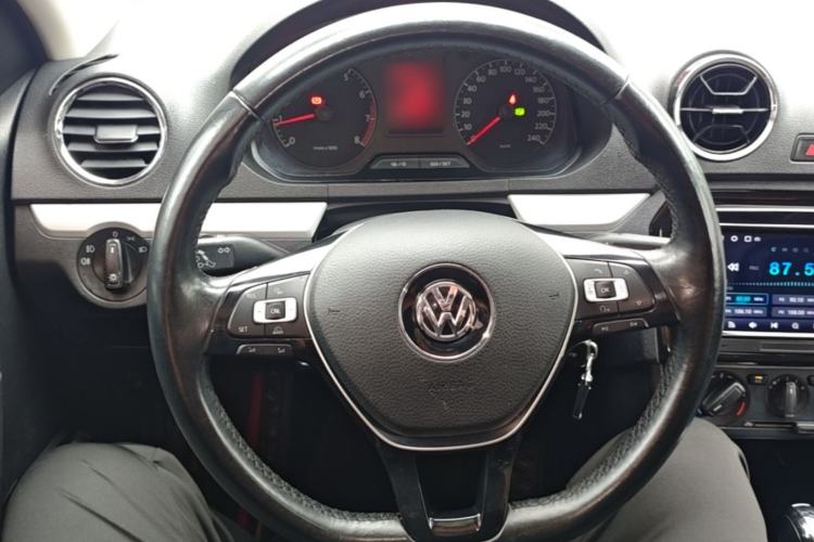 Used Volkswagen Jetta 2015 1.6L Automatic Comfort Model Steering Wheel