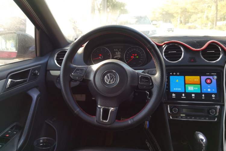 Used Volkswagen Jetta 2015 1.4TSI Automatic Sport Model Steering Wheel