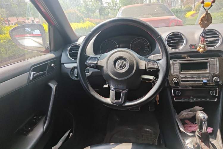 Used Volkswagen Jetta 2015 1.4TSI Automatic Sport Model Steering Wheel