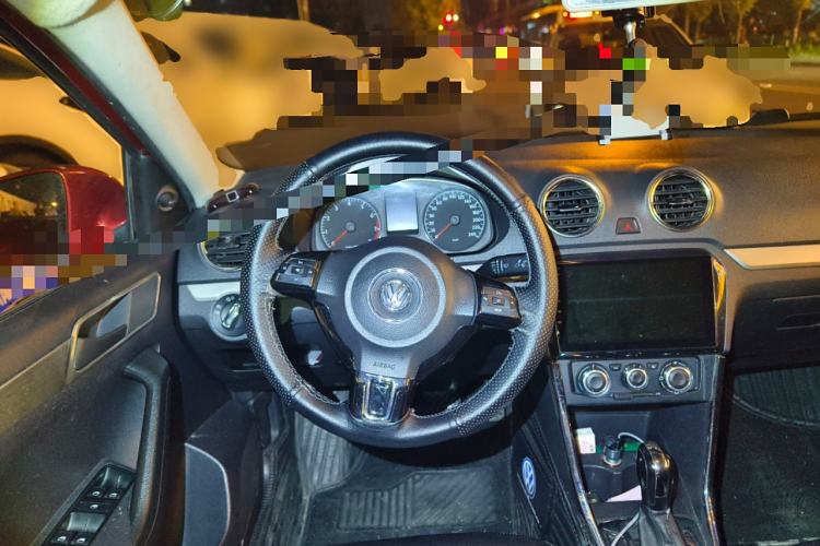 Used Volkswagen Jetta 2015 1.6L Automatic Fashion Model Steering Wheel