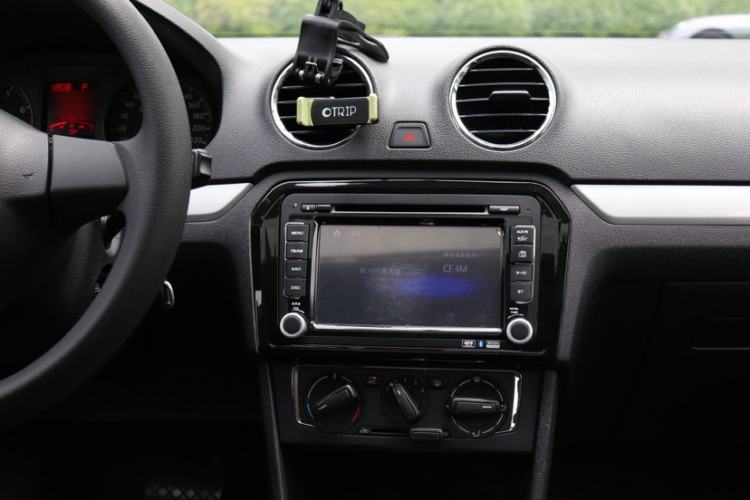 Used Volkswagen Jetta 2015 1.6L Automatic Comfort Model Audio And AC Panel