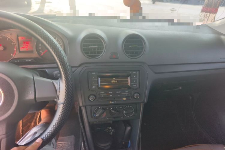 Used Volkswagen Jetta 2015 Zhuihui Edition 1.4L Manual Fashion Model Audio And AC Panel