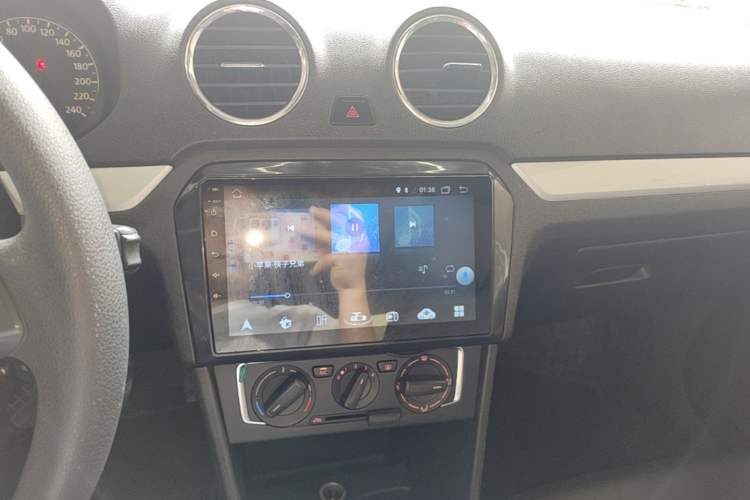 Used Volkswagen Jetta 2015 1.4L Manual Comfort Model Audio And AC Panel