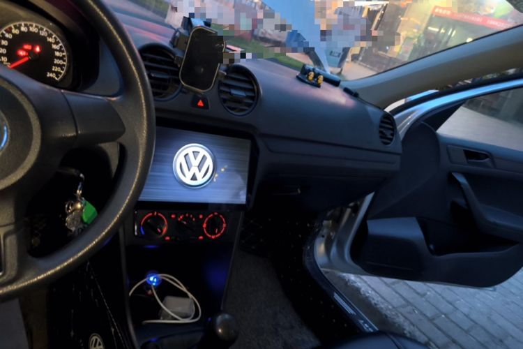 Used Volkswagen Jetta 2015 Value Edition 1.6L Manual Fashionable Style Audio And AC Panel