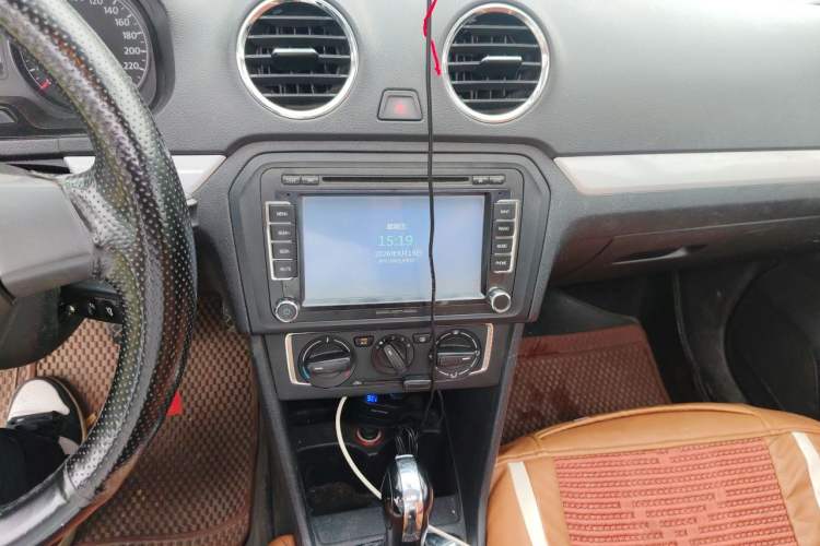 Used Volkswagen Jetta 2015 1.6L Automatic Comfort Model Audio And AC Panel