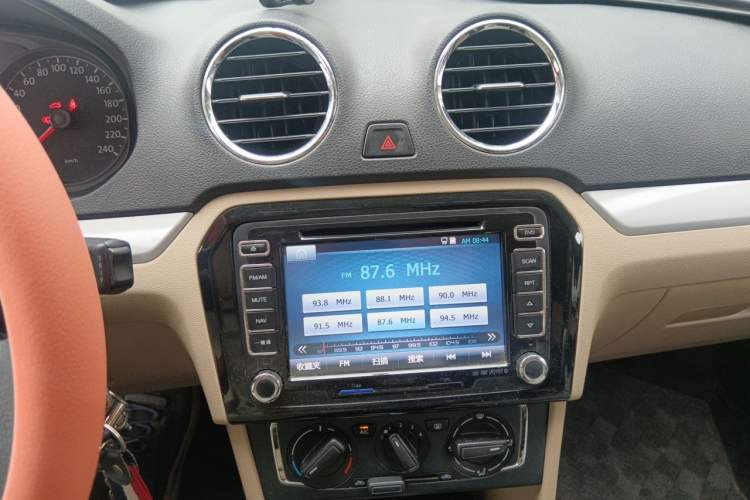 Used Volkswagen Jetta 2015 1.6L Automatic Comfort Model Audio And AC Panel