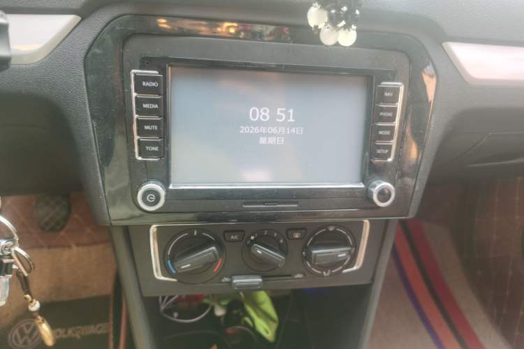 Used Volkswagen Jetta 2015 1.4L Manual Comfort Model Audio And AC Panel