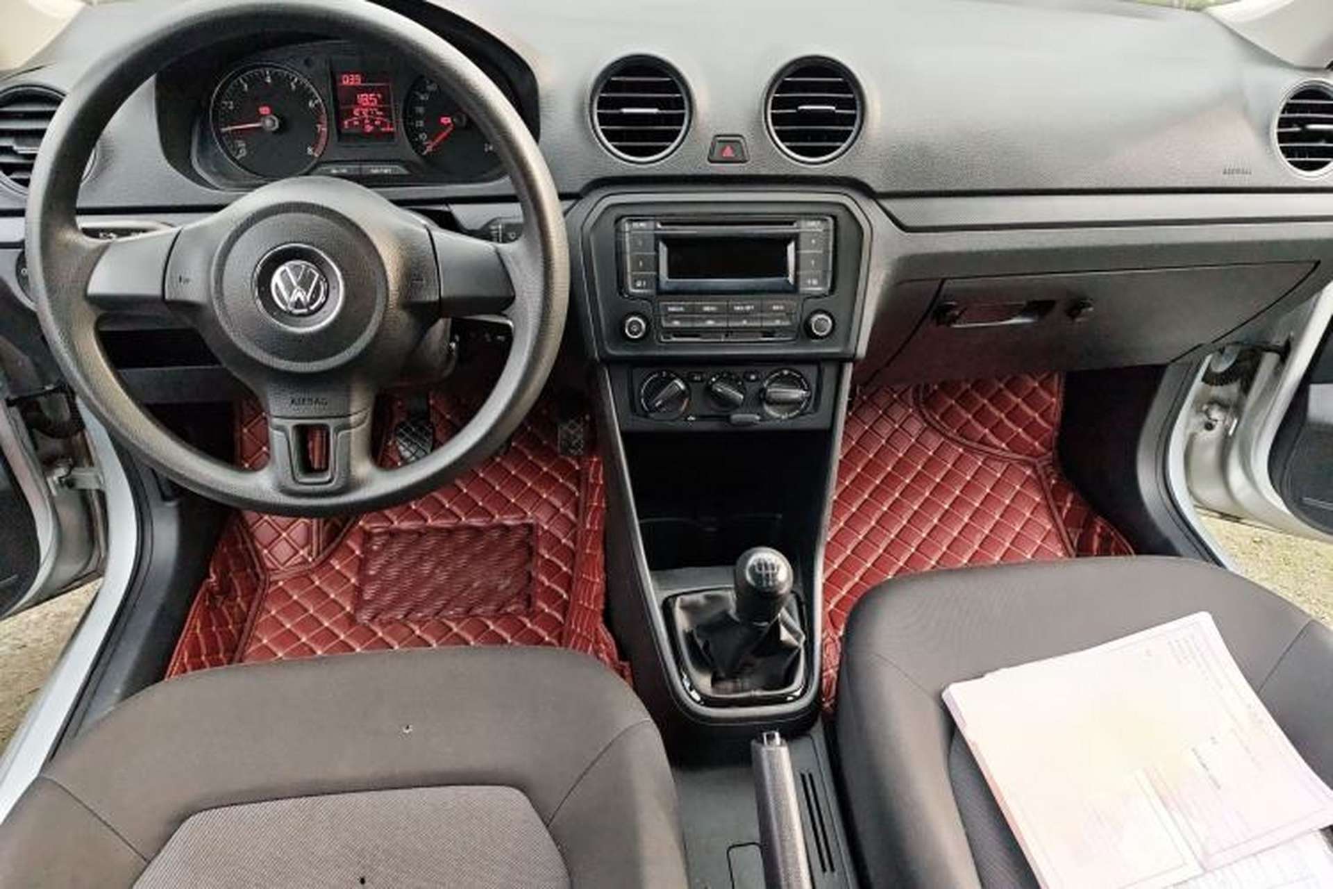 Used Volkswagen Jetta 2015 Zhuihui Edition 1.4L Manual Fashion Model Center Console