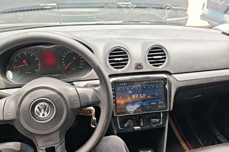 Used Volkswagen Jetta 2015 1.6L Manual Comfort Model Center Console