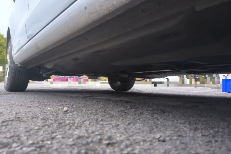 Used Volkswagen Jetta 2015 1.6L Manual Comfort Model Chassis Front Right