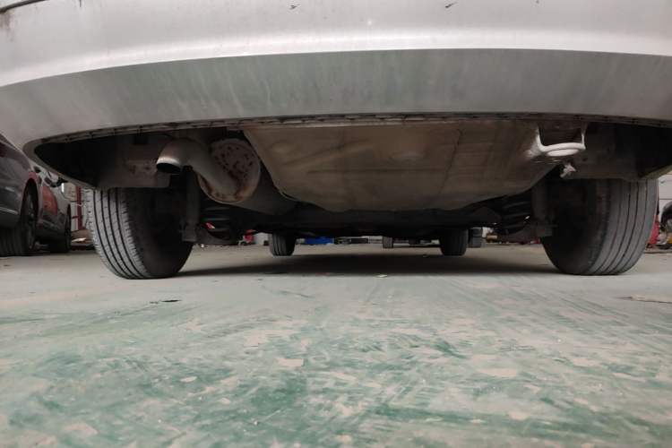 Used Volkswagen Jetta 2015 Zhuihui Edition 1.4L Manual Fashion Model Chassis Rear
