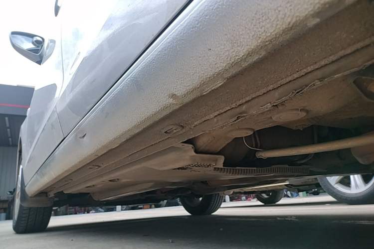 Used Volkswagen Jetta 2015 1.6L Manual Comfort Model Chassis Rear Left