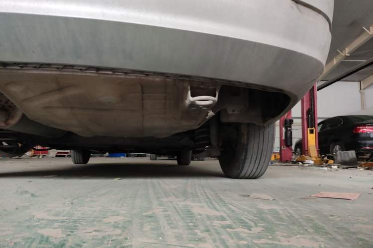Used Volkswagen Jetta 2015 Zhuihui Edition 1.4L Manual Fashion Model Chassis Rear Right