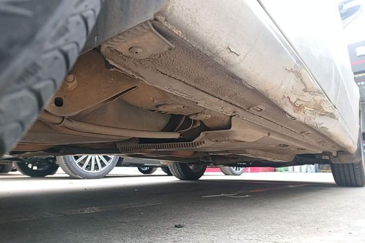 Used Volkswagen Jetta 2015 1.6L Manual Comfort Model Chassis Rear Right