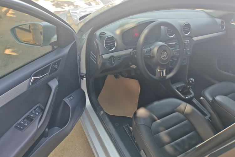 Used Volkswagen Jetta 2015 1.6L Manual Comfort Model Driver Seat