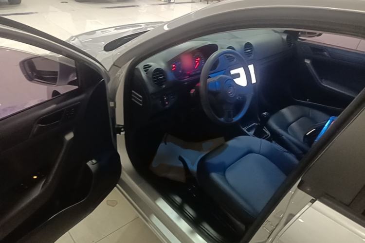 Used Volkswagen Jetta 2015 Value Edition 1.6L Manual Fashionable Style Driver Seat