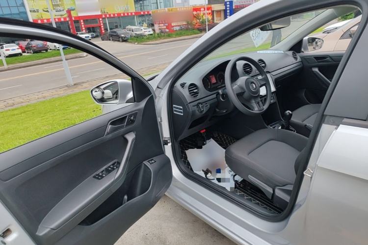 Used Volkswagen Jetta 2015 Zhuihui Edition 1.4L Manual Fashion Model Driver Seat