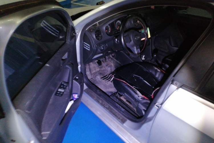 Used Volkswagen Jetta 2015 1.6L Manual Fashion Edition Driver Seat