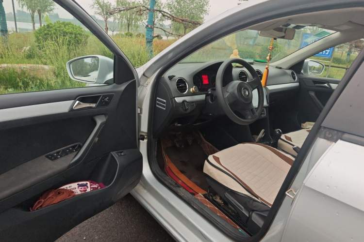 Used Volkswagen Jetta 2015 1.4L Manual Comfort Model Driver Seat