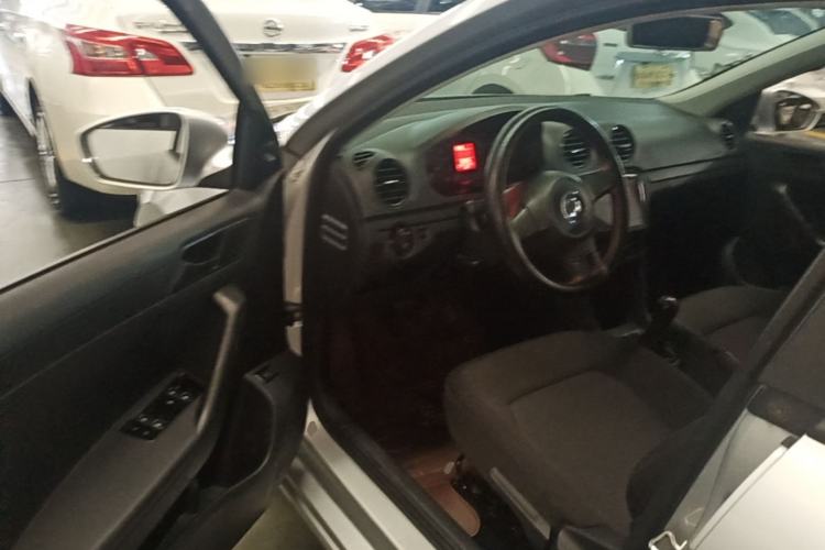Used Volkswagen Jetta 2015 1.6L Manual Fashion Edition Driver Seat