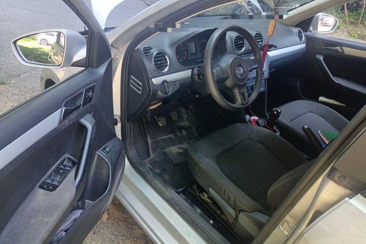 Used Volkswagen Jetta 2015 1.6L Manual Comfort Model Driver Seat