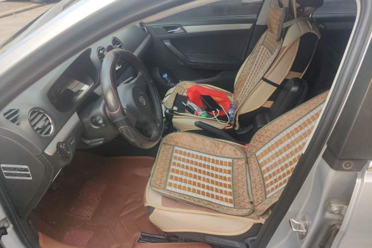 Used Volkswagen Jetta 2015 1.6L Manual Comfort Model Driver Seat