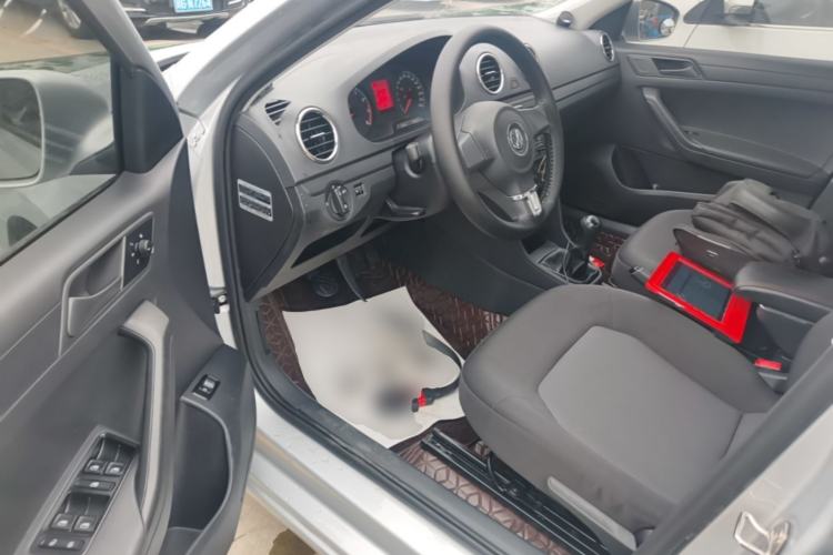 Used Volkswagen Jetta 2015 Value Edition 1.6L Manual Fashionable Style Driver Seat