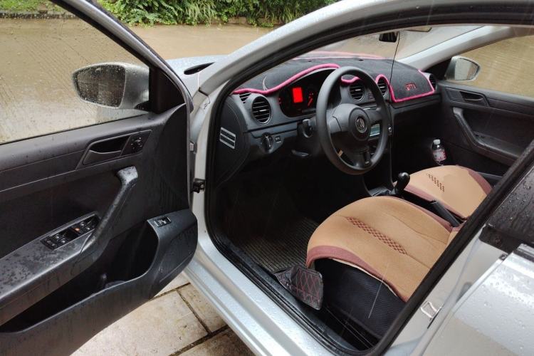 Used Volkswagen Jetta 2015 Zhuihui Edition 1.4L Manual Fashion Model Driver Seat