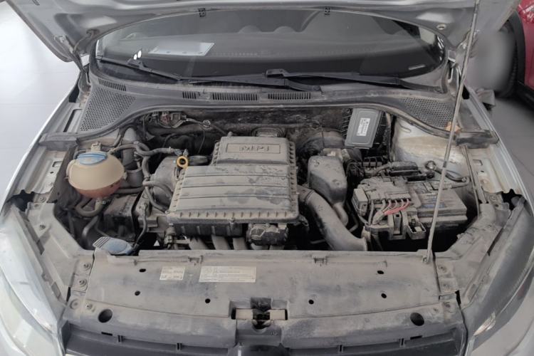 Used Volkswagen Jetta 2015 1.6L Automatic Fashion Model Engine Bay