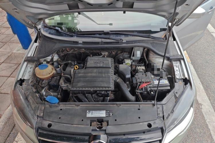 Used Volkswagen Jetta 2015 Zhuihui Edition 1.6L Manual Comfort Model Engine Bay