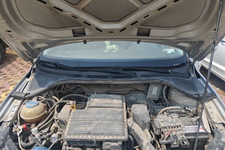 Used Volkswagen Jetta 2015 1.6L Automatic Fashion Model Engine Bay