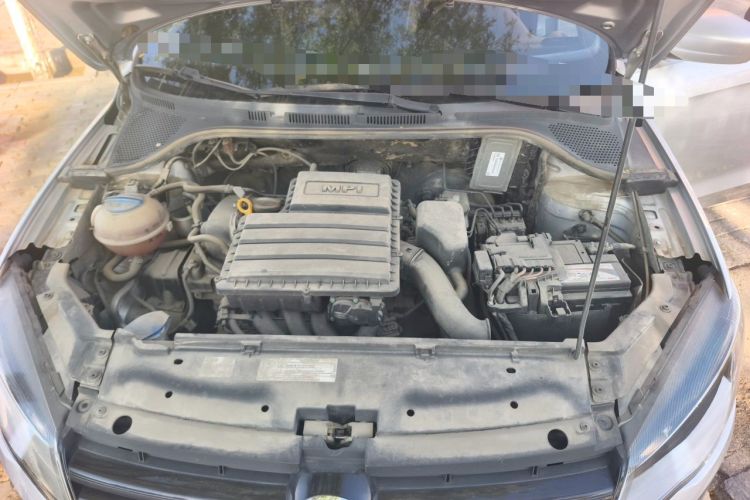 Used Volkswagen Jetta 2015 Zhuihui Edition 1.4L Manual Fashion Model Engine Bay