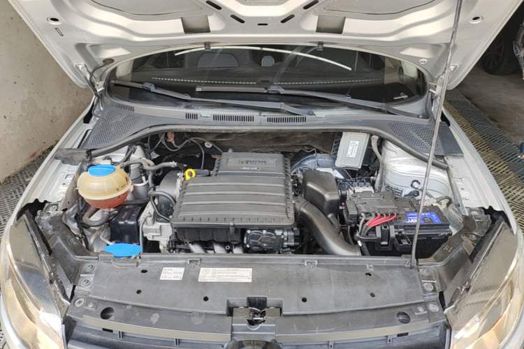 Used Volkswagen Jetta 2015 1.4L Manual Comfort Model Engine Bay