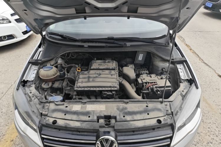 Used Volkswagen Jetta 2015 Zhuihui Edition 1.6L Manual Comfort Model Engine Bay