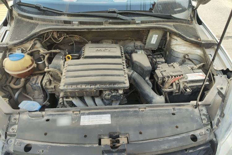 Used Volkswagen Jetta 2015 Value Edition 1.6L Manual Fashionable Style Engine Bay