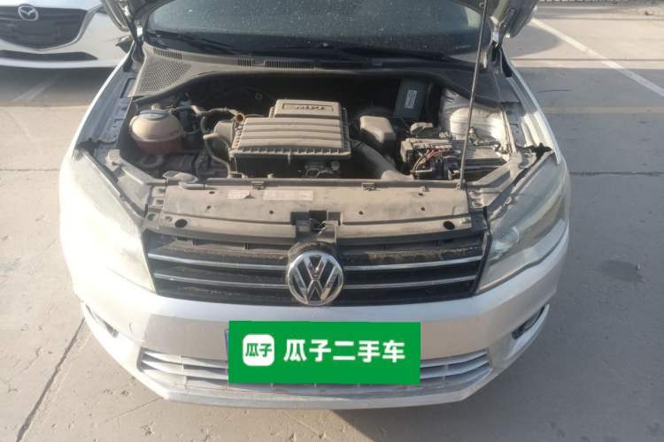 Used Volkswagen Jetta 2015 Zhihui Edition 1.4L Manual Comfort Model Engine Bay