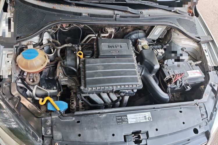 Used Volkswagen Jetta 2015 Zhuihui Edition 1.6L Manual Comfort Model Engine Bay