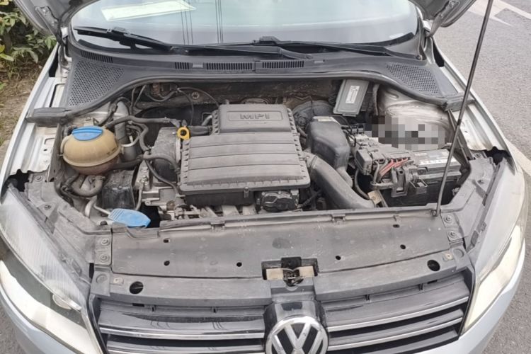 Used Volkswagen Jetta 2015 1.6L Manual Comfort Model Engine Bay