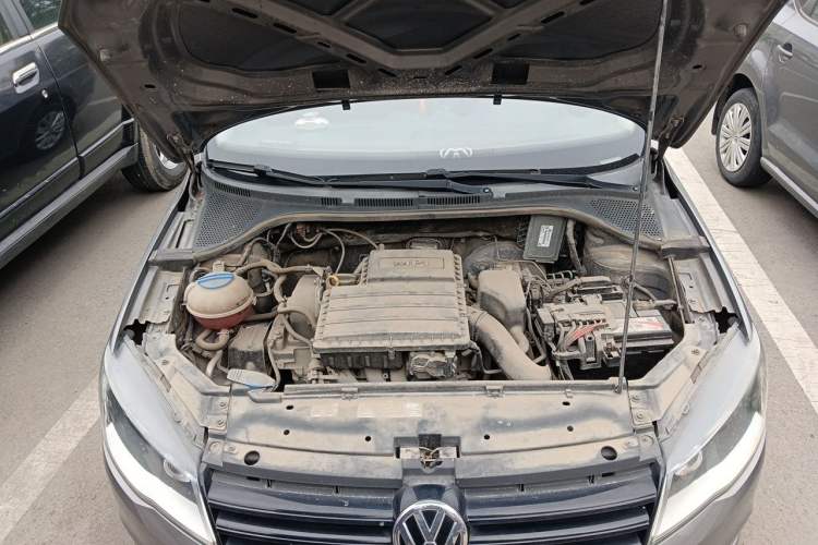 Used Volkswagen Jetta 2015 1.6L Automatic Fashion Model Engine Bay