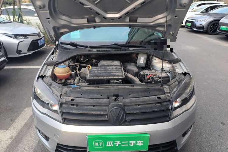 Used Volkswagen Jetta 2015 Zhuihui Edition 1.6L Manual Comfort Model Engine Bay