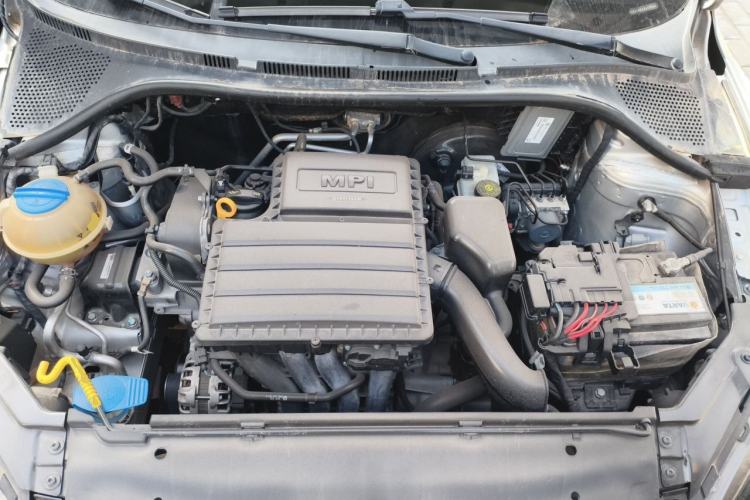 Used Volkswagen Jetta 2015 Value Edition 1.6L Manual Fashionable Style Engine Bay