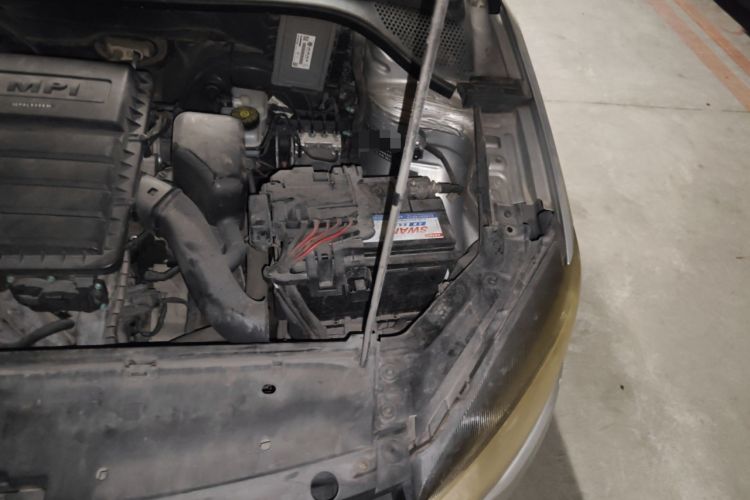 Used Volkswagen Jetta 2015 1.6L Manual Fashion Edition Engine Bay Left