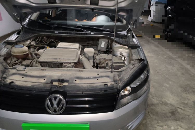 Used Volkswagen Jetta 2015 Zhuihui Edition 1.4L Manual Fashion Model Engine Bay Left