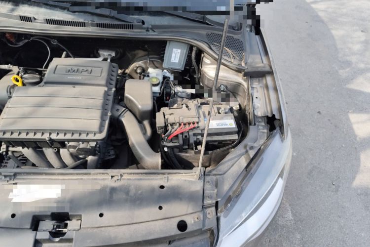 Used Volkswagen Jetta 2015 1.6L Manual Fashion Edition Engine Bay Left