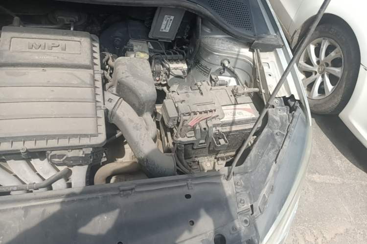 Used Volkswagen Jetta 2015 1.6L Manual Comfort Model Engine Bay Left
