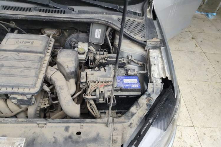 Used Volkswagen Jetta 2015 1.6L Automatic Comfort Model Engine Bay Left