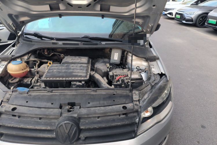 Used Volkswagen Jetta 2015 Zhuihui Edition 1.6L Manual Comfort Model Engine Bay Left