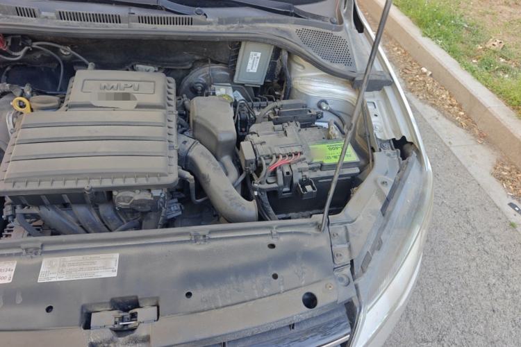 Used Volkswagen Jetta 2015 Value Edition 1.6L Automatic Comfort Version Engine Bay Left