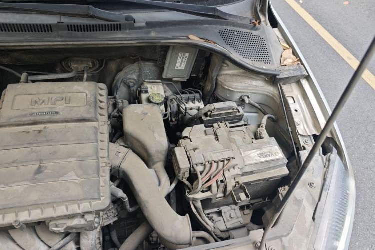 Used Volkswagen Jetta 2015 1.6L Automatic Fashion Model Engine Bay Left